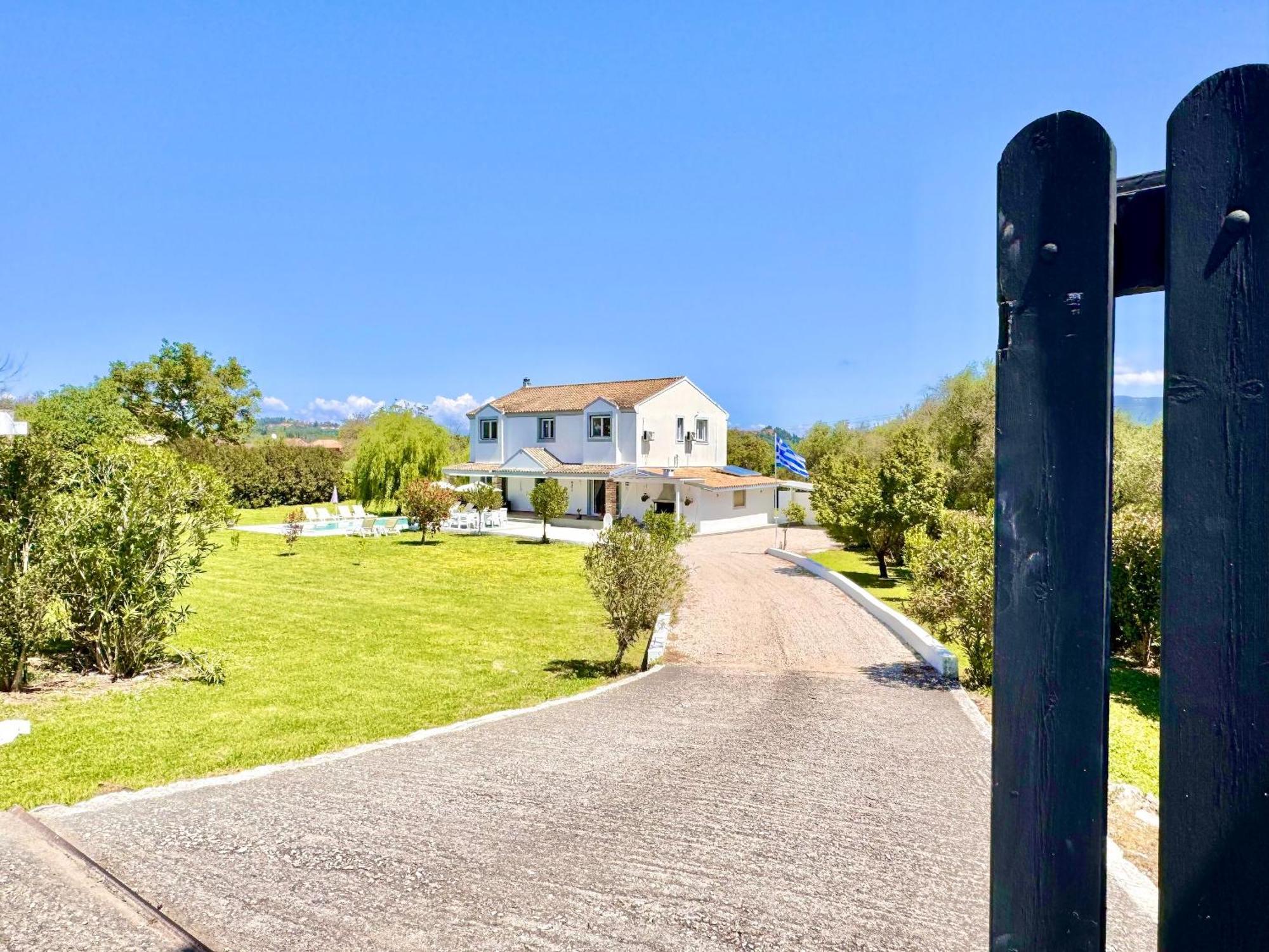 Villa Rubina Sidari With Private Pool By Dadovillas Velonádes Exteriör bild